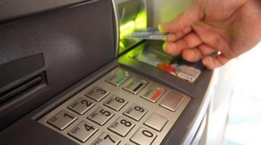 кража денег кредитной карты с банкомата